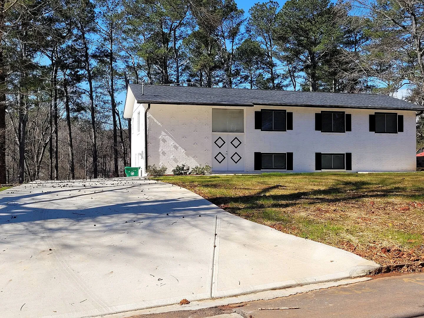 4 bed, 2869 sqft, $3,500 — Photo 1