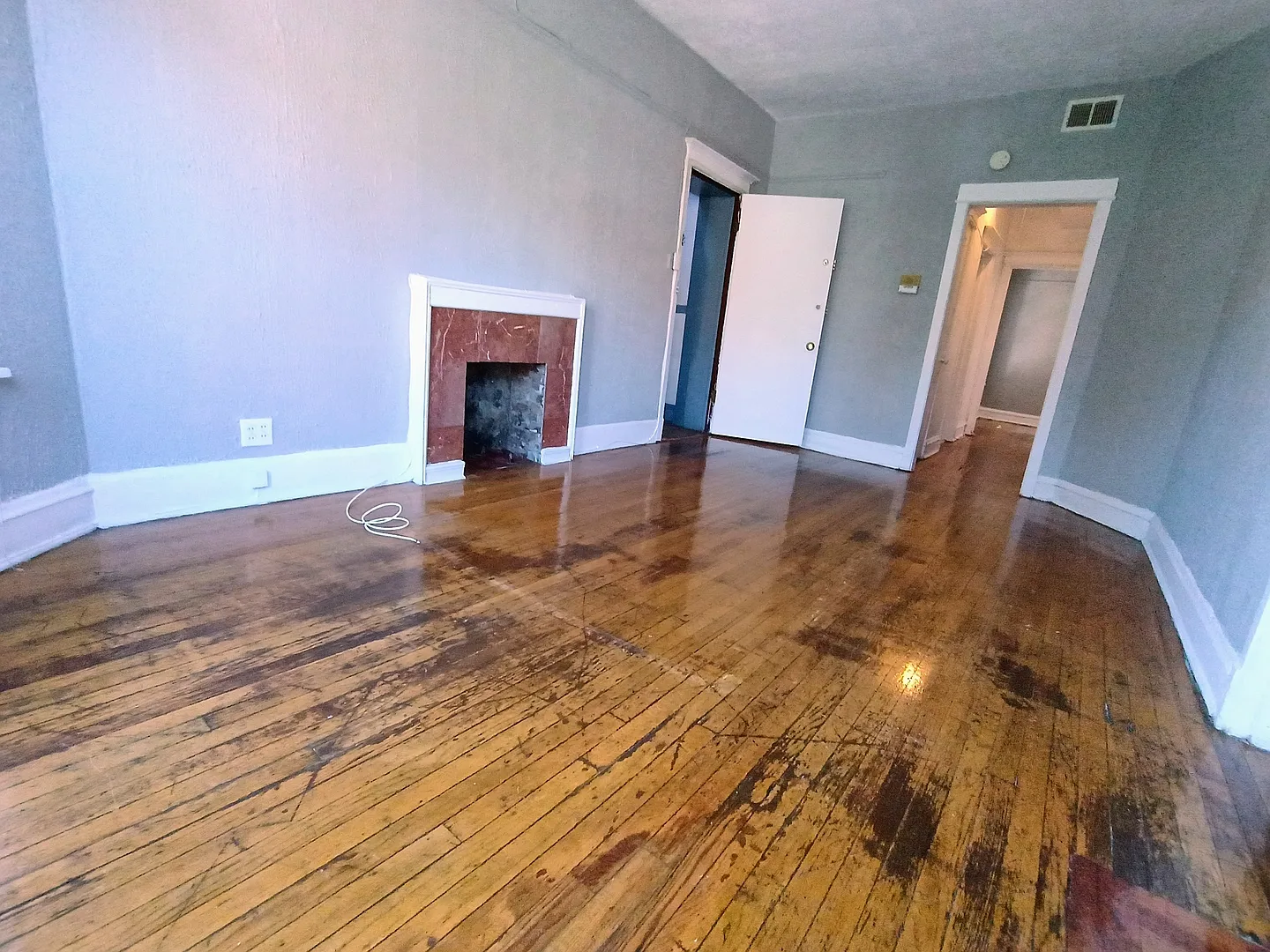 2 bed, 750 sqft, $2,900 — Photo 3