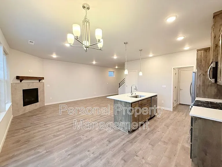 3512 NE 61st Way — Photo 2