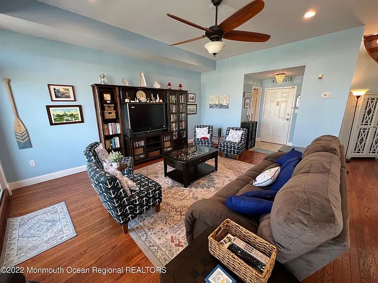 4 Ocean Ave #14 — Photo 3