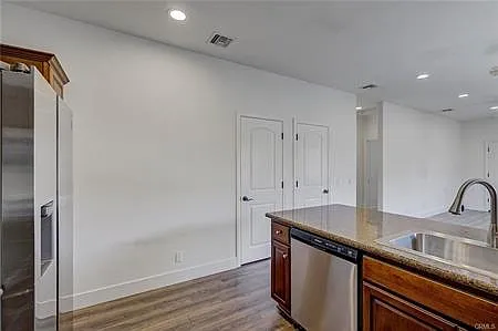 1581 Tustin Ave — Photo 10