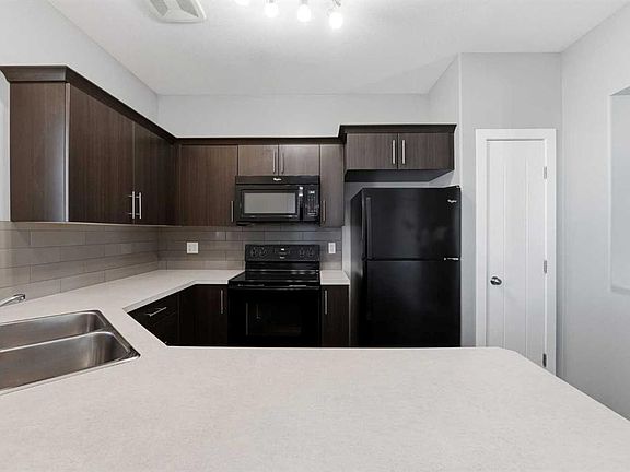 4th image of 27 S Rowberry Ct