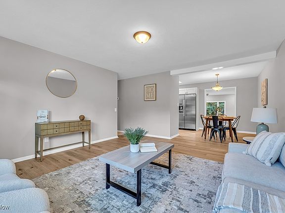 4th image of 6249 Oxford Ct
