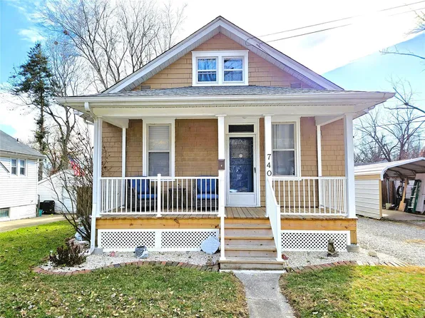 740 E Adams St, Belleville, IL 62220