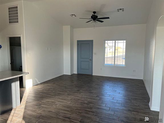 4th image of 364 S Emmanuel Ave