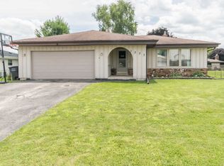 3337 W Bridge St, Greenfield, WI 53221