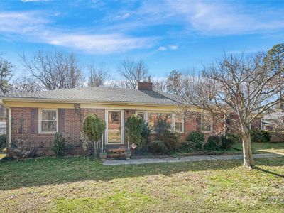3901 Starmount Ave, Charlotte, NC, 28269