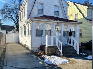 102 Pilgrim Pl, Valley Stream, NY 11580
