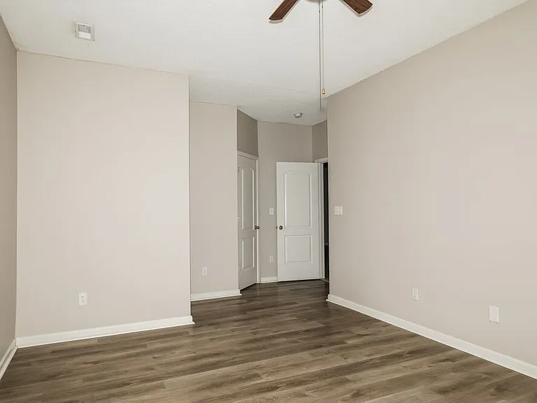 5810 Long Lake Ln — Photo 9
