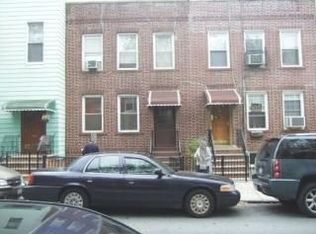 206A 32nd St, Brooklyn, NY 11232