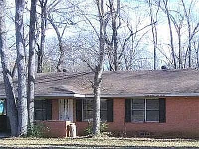 1st image of 626 Helen St