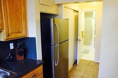 3rd image of 1905 S Lake St APT A