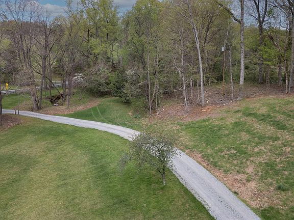 2nd image of 2252 Coffee Rd