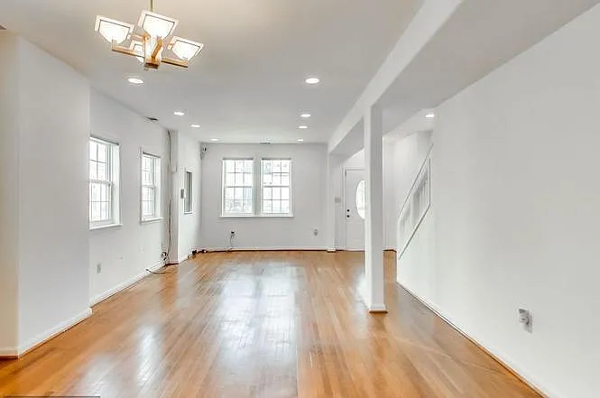 1048 45th St NE — Photo 7