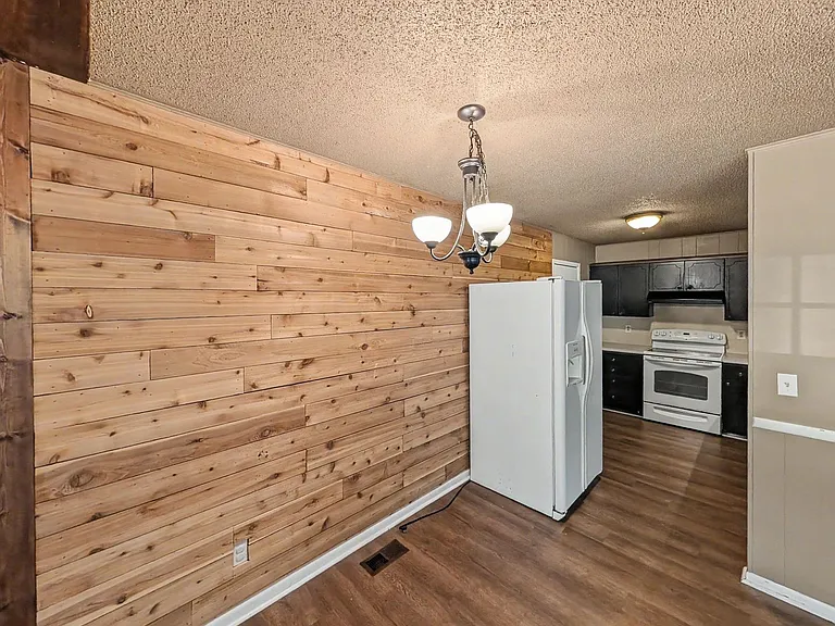 16 Evesham Ln — Photo 6