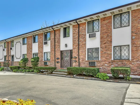 45 Columbus Pl APT 21, Stamford, CT 06907