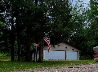 N7078 Smith Ln, Iron Mountain, MI 49801