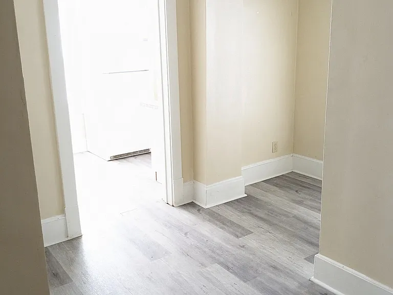 1420 Main St #3 — Photo 4