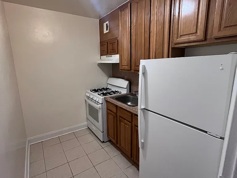 8855 Bay Pkwy #3J — Photo 4