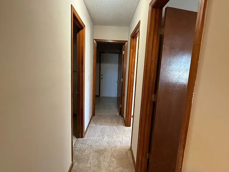 102 Pete Jones Dr — Photo 5
