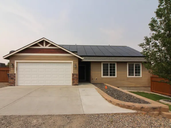 1204 9th St, Benton City, WA 99320