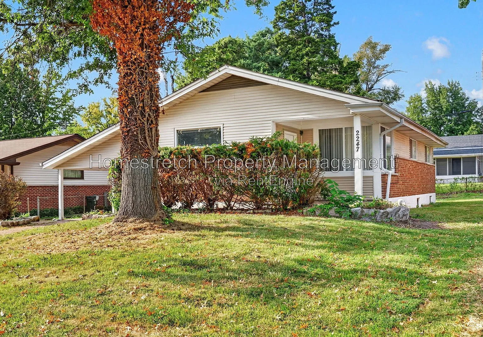 3 bed, 1.0 bath, 1150 sqft, $1,325 — Photo 1
