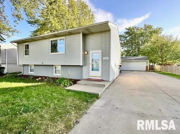 311 E Lauretta St, Blue Grass, IA 52726