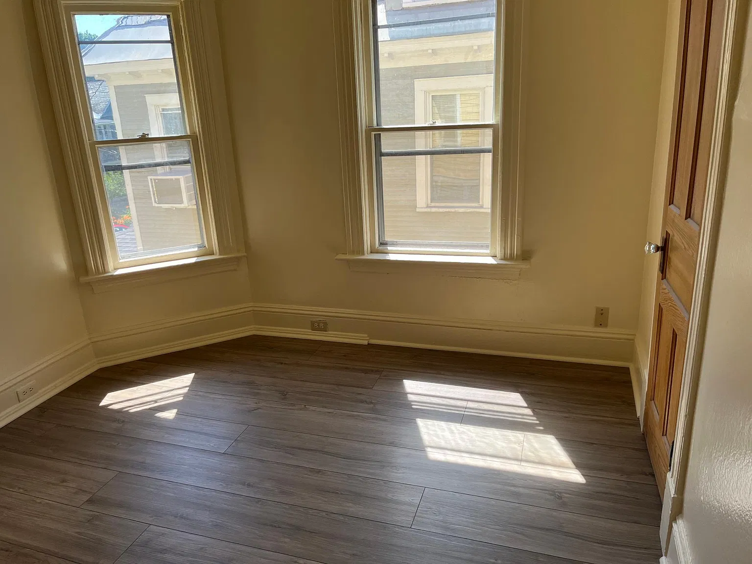 28 Brookes Ave — Photo 4