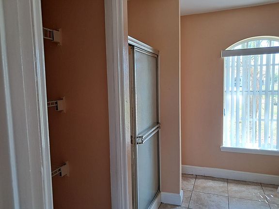 5th image of 4914 Bywood St
