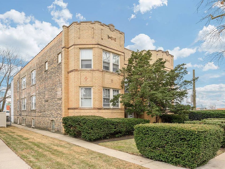 1st image of 3617 N Sawyer Ave APT 2
