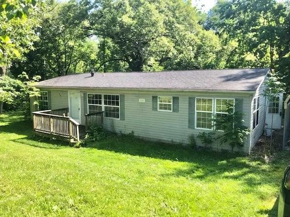 209 Deer Dr, Altamont, IL 62411