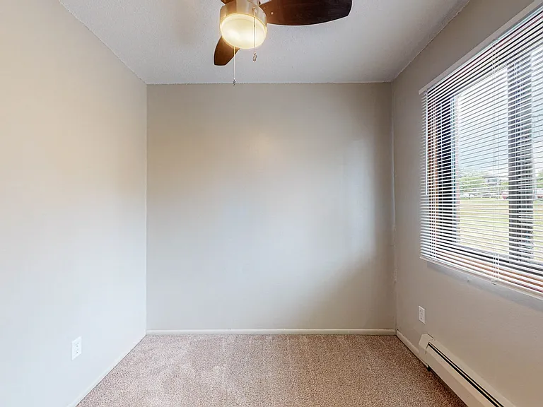 Oakdale Apartments — Photo 32