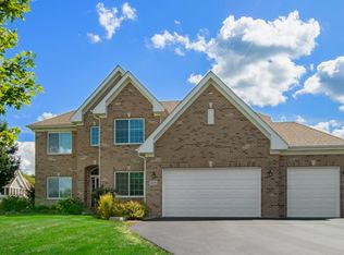 615 Red Cypress Dr, Cary, IL 60013