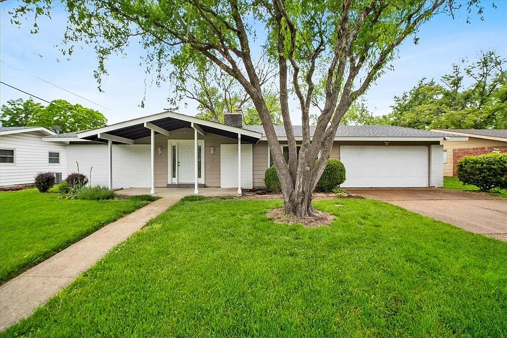 1507 Fontana Dr photo 1