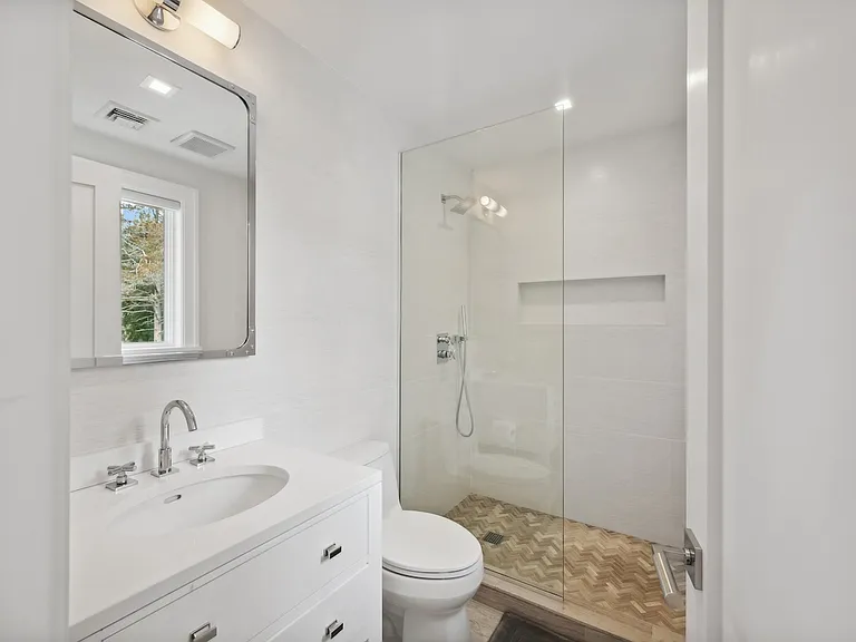 9 S Harbor Dr — Photo 23