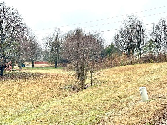 2nd image of 1700 Goddard Ln