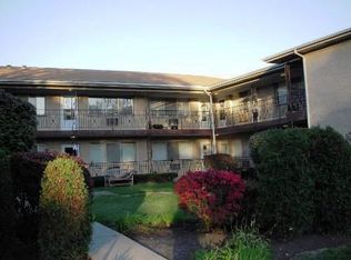 715 Busse Hwy APT B2, Park Ridge, IL 60068
