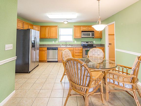5th image of 102 Cedar Creek Dr