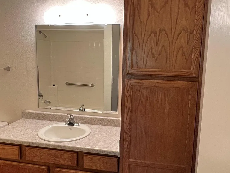 Classic unit 1 bed bathroom