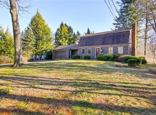 11 Nuthatch Hill Rd, Trumbull, CT 06611