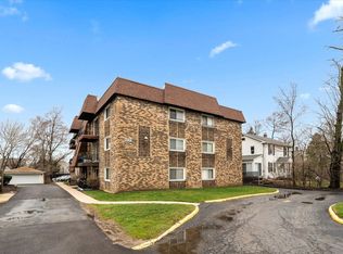 5520 Belmont Rd APT 3B, Downers Grove, IL 60515