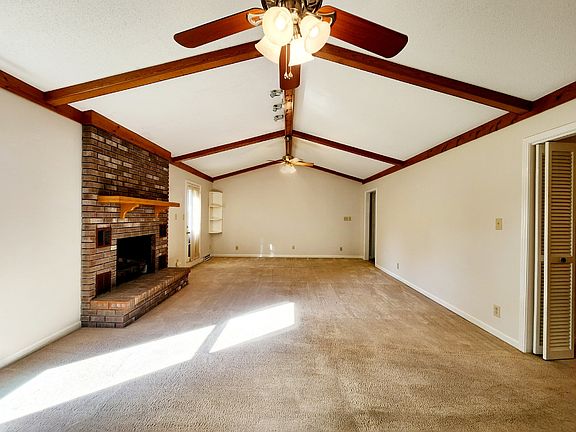 4th image of 1760 Heritage Dr