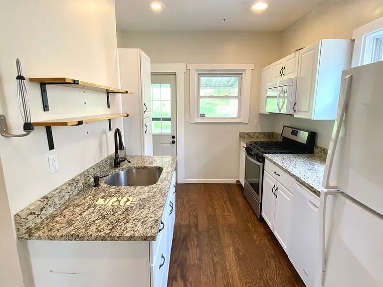 1518 Orangewood Ave — Photo 8