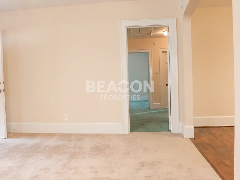 420 S 19th St — Photo 10