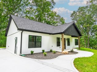 352 Pulley St, Erin, TN 37061