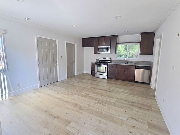 3rd image of 5258-5264 Tujunga Ave #5258
