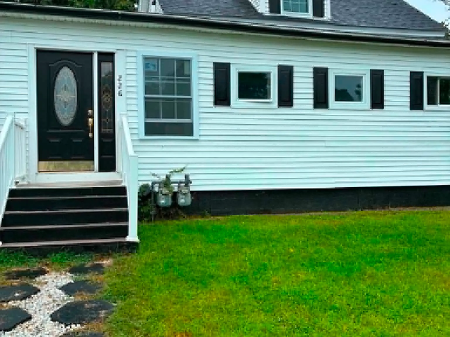 4 bed, 1545 sqft, $3,180 — Photo 1