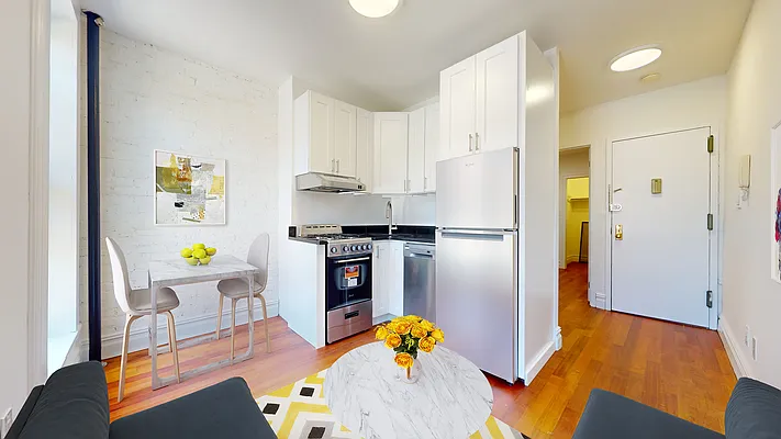 Rented by Bond New York | media 6