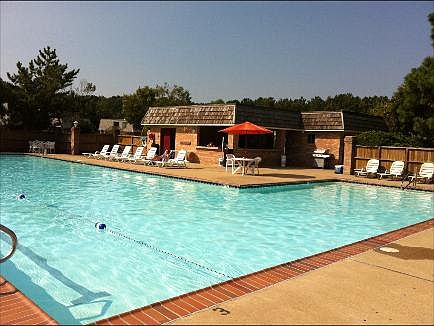 Lands End Community Pool
