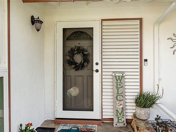 2nd image of 22322 Saticoy St